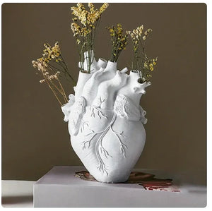 Pack of 10, Heart-shaped Flower Vases Ingenious Sculpture with a Heart Shape Customised Resin Vase with a Heart Shape for Desktop or Home Decor